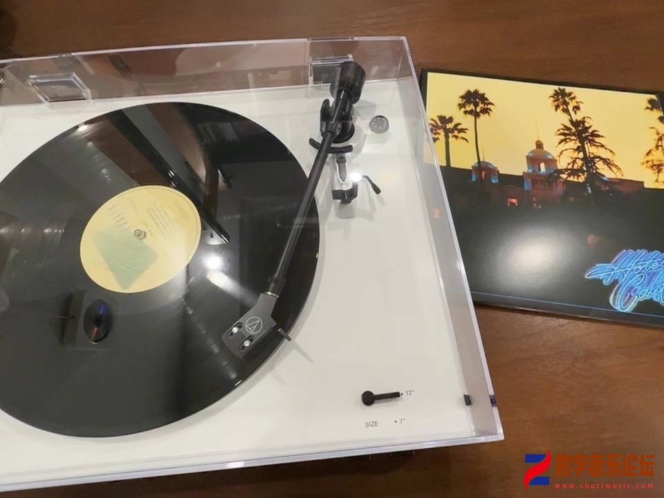 CD-.jpg